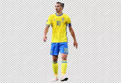 Zlatan Ibrahimovic looking the ball