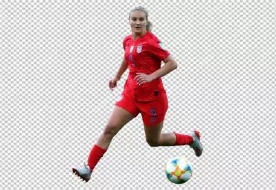 Lindsey Horan was Raning and kick the ball