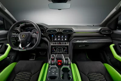 Sporty Lamborghini Urus Cabin: Vibrant Green Accents and Carbon Fiber image