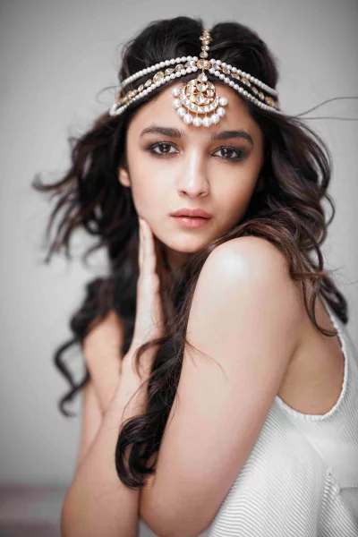 Bollywood Actress Alia Bhatt in Elegant Traditional Indian Pearl Maang Tikka Jewelry image