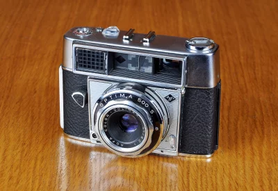 Classic Agfa Optima 500 S Vintage Film Camera on Wood image